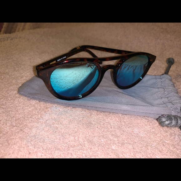Assorted J. Crew sunglasses - Picture 4 of 5
